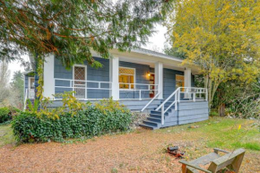 Walk to Brewery District Seattle Home with Deck